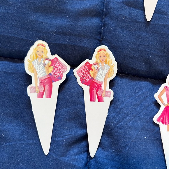 BARBIE CUPCAKE TOPPERS • 24 • Different Pics • MulitiColors • - Picture 4 of 5